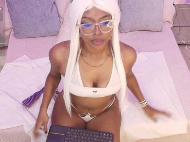 ChelsieDouce live cam on BongaCams