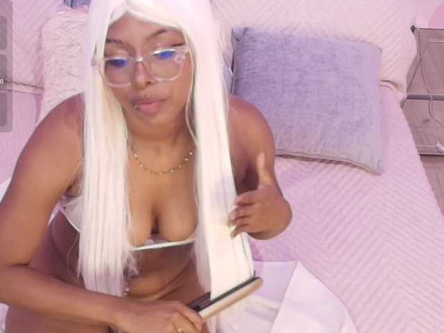 ChelsieDouce live cam on BongaCams