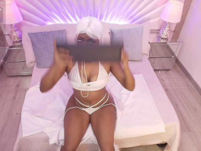 ChelsieDouce live cam on BongaCams