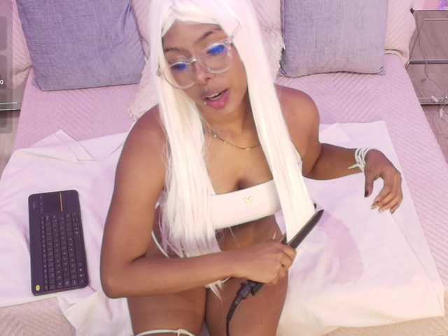 ChelsieDouce live cam on BongaCams