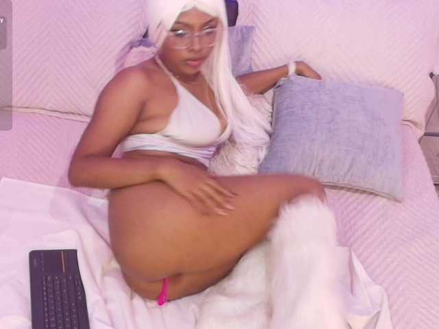 ChelsieDouce live cam on BongaCams