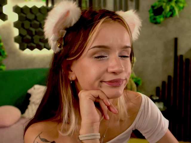 agata-cristee live cam on BongaCams