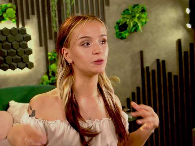agata-cristee live cam on BongaCams