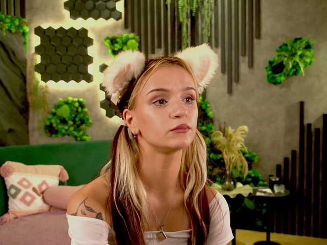 agata-cristee live cam on BongaCams