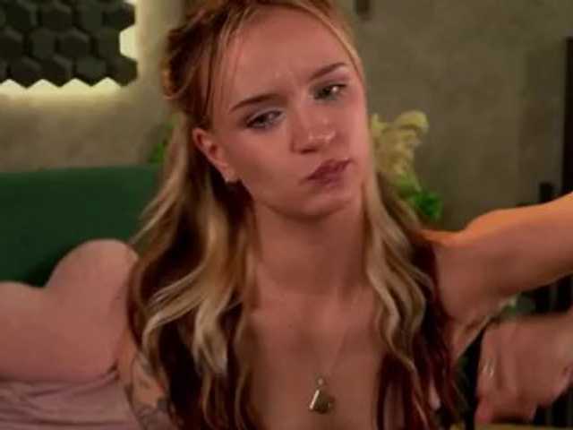 agata-cristee live cam on BongaCams