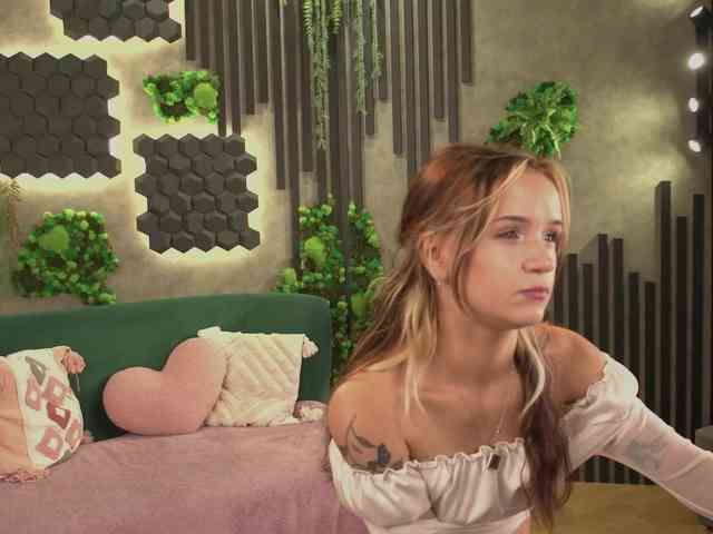 agata-cristee webcam