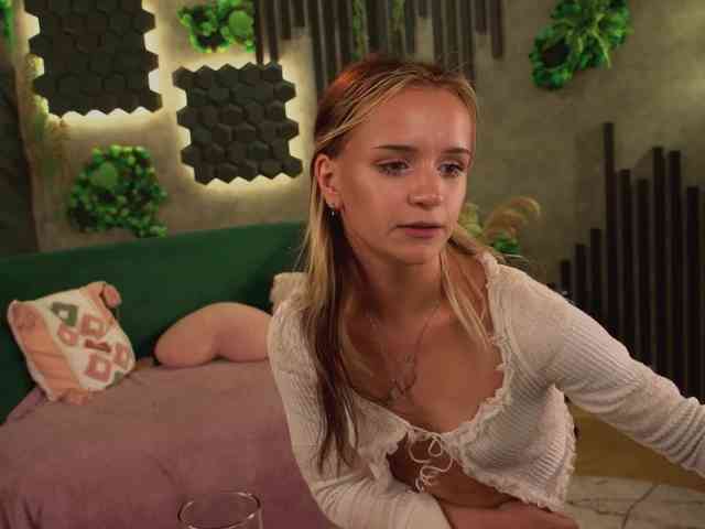 agata-cristee webcam