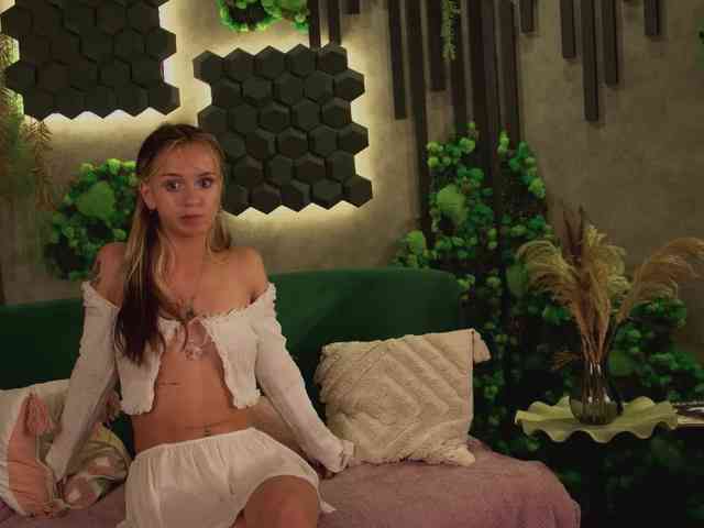 agata-cristee webcam