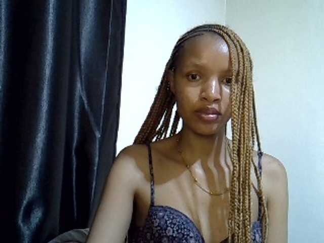 Luiza22, live now on BongaCams