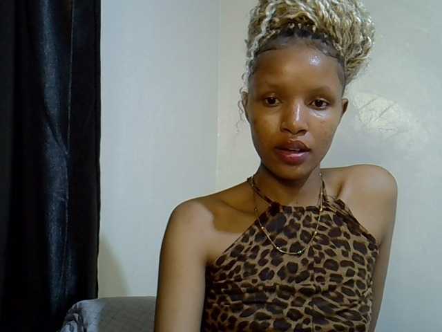 Luiza22 live cam preview