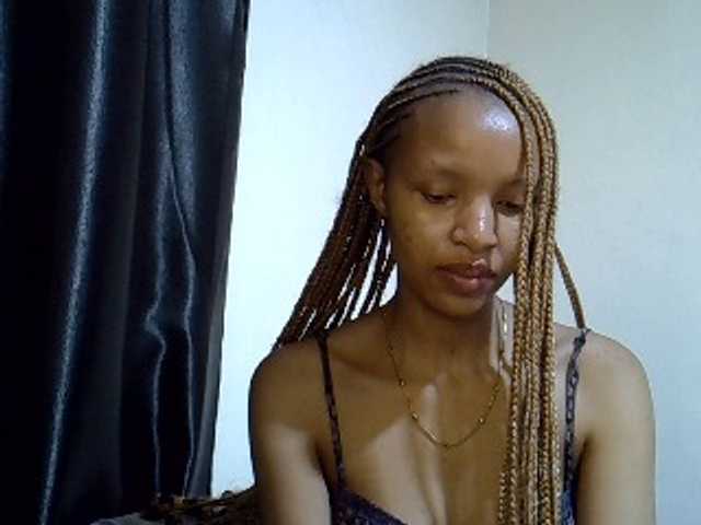 Luiza22, live now on BongaCams