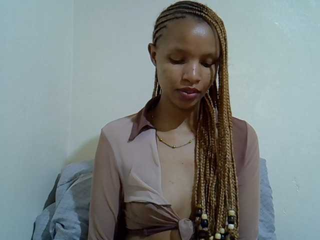 Luiza22, en directo ahora en BongaCams