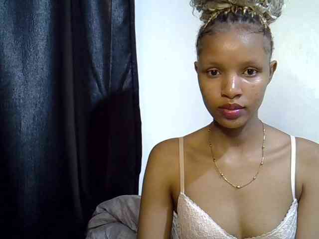 Luiza22 webcam
