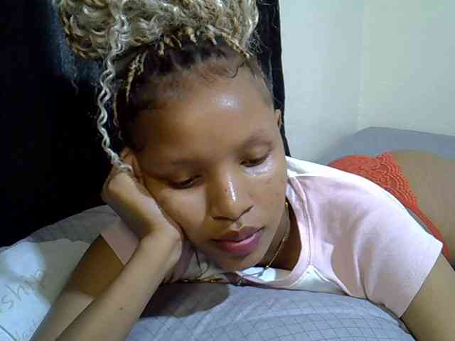 Luiza22 webcam
