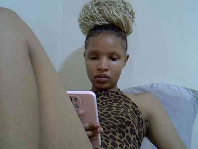Luiza22 webcam