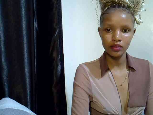 Luiza22 webcam