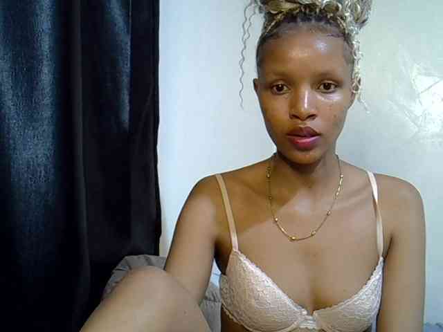 Luiza22 webcam
