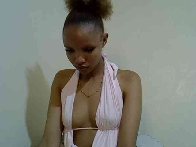 Luiza22 webcam