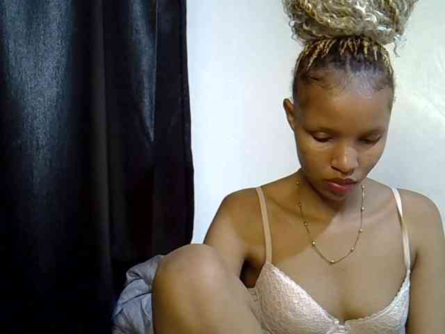 Luiza22 webcam