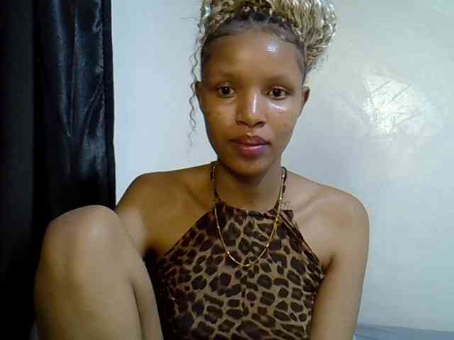 Luiza22 webcam