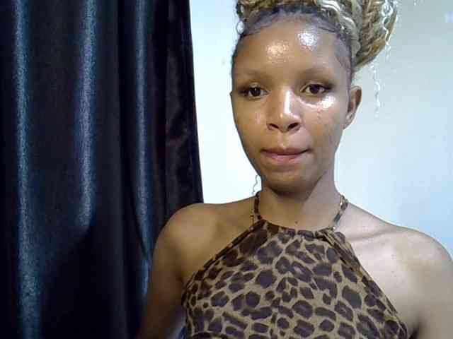 Luiza22 webcam