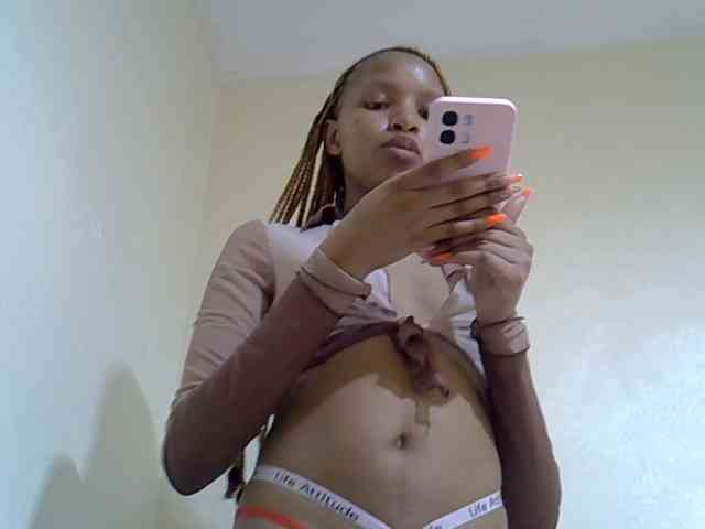 Luiza22 webcam