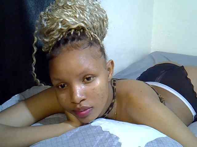 Luiza22 webcam