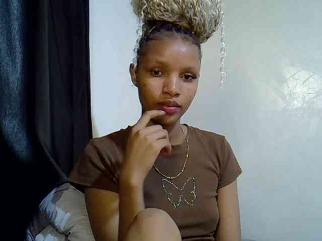 Luiza22 webcam