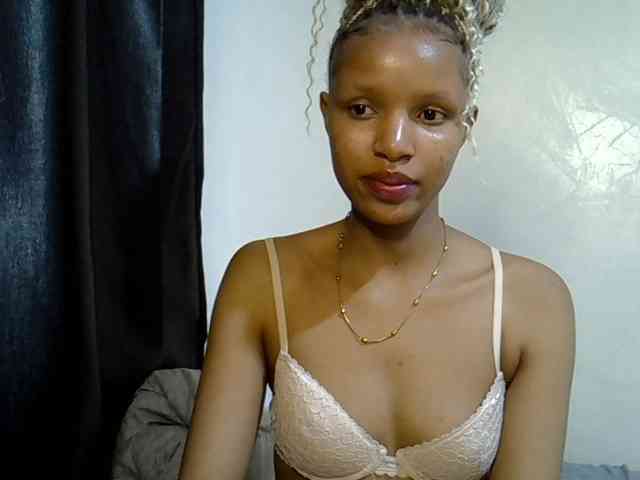 Luiza22 webcam
