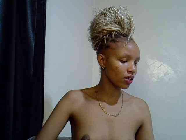 Luiza22 webcam