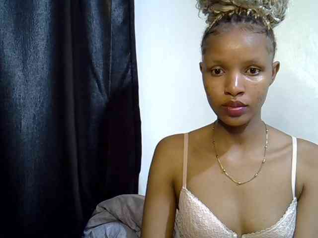 Luiza22 webcam
