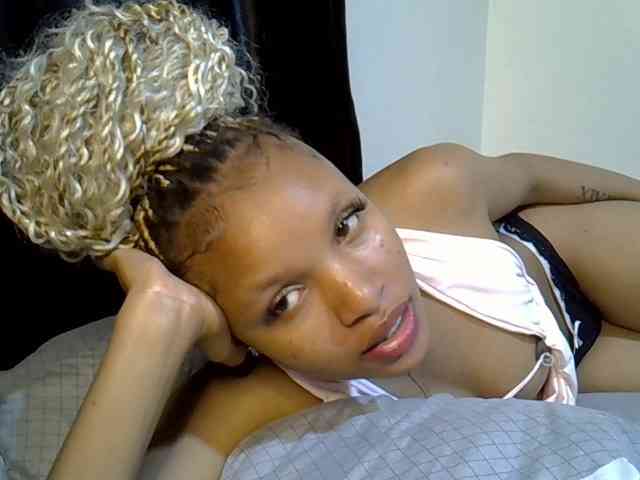 Luiza22 webcam