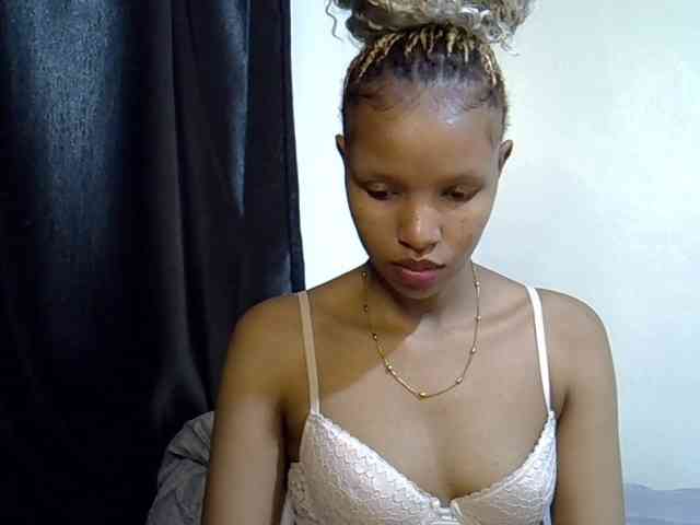 Luiza22 webcam