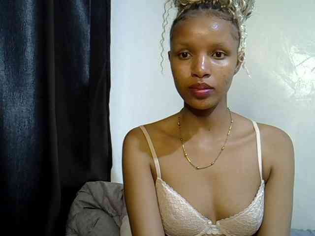 Luiza22 webcam