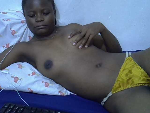 Daah — live female cam