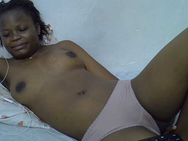 Daah webcam bongacams model stream image