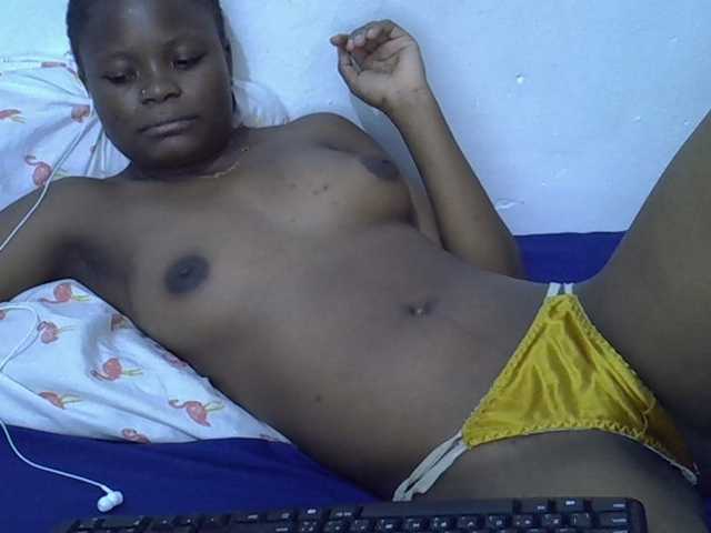 Daah — live female cam