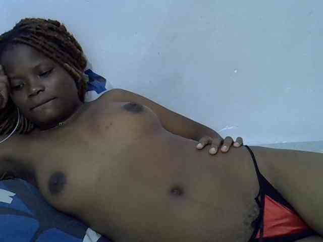 Daah's cam show statistics and live stream