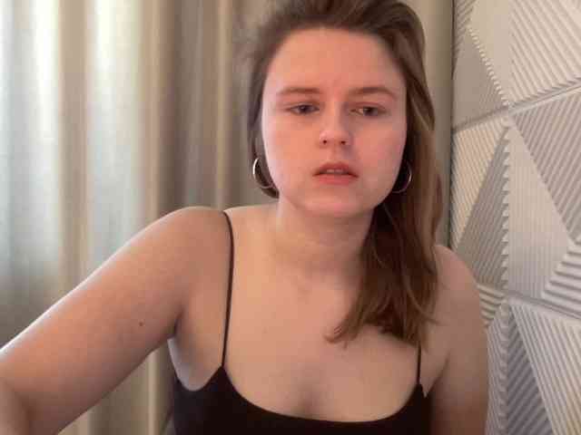 yourqueen webcam