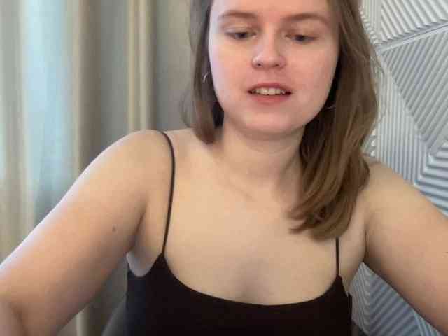 yourqueen webcam