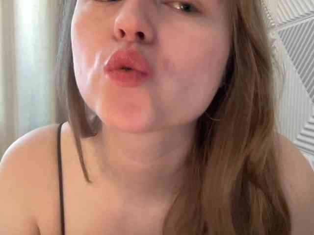 yourqueen webcam