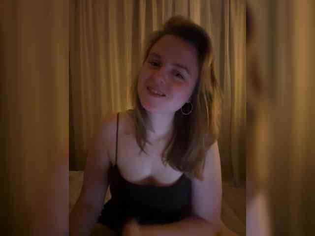 yourqueen webcam