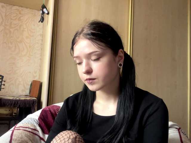 NeliaDates live cam preview