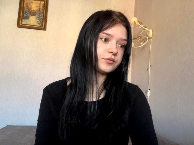 NeliaDates live cam preview