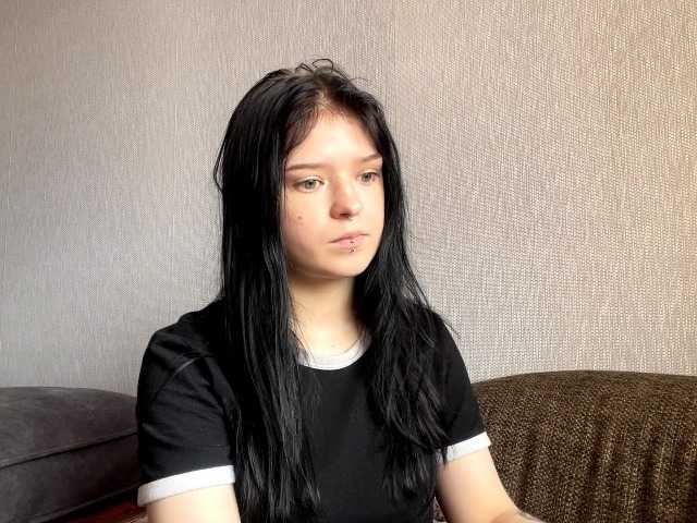NeliaDates live cam preview