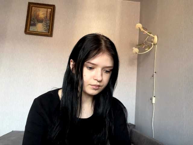 NeliaDates live cam preview