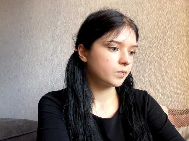 NeliaDates live cam