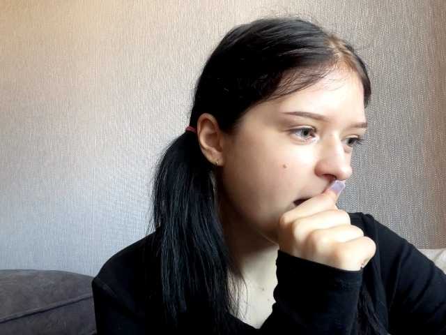 NeliaDates live cam