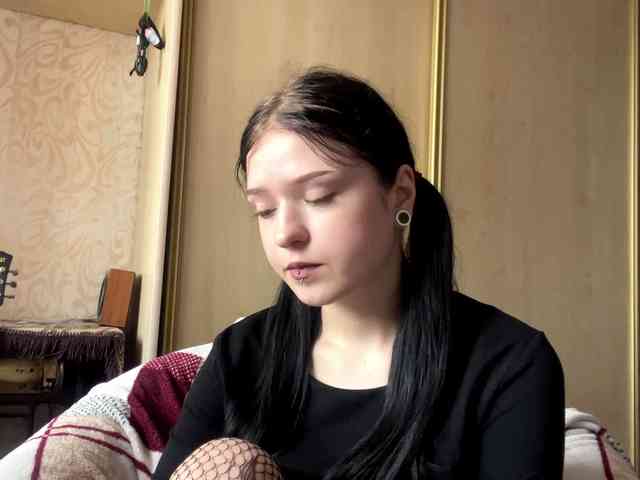 NeliaDates webcam