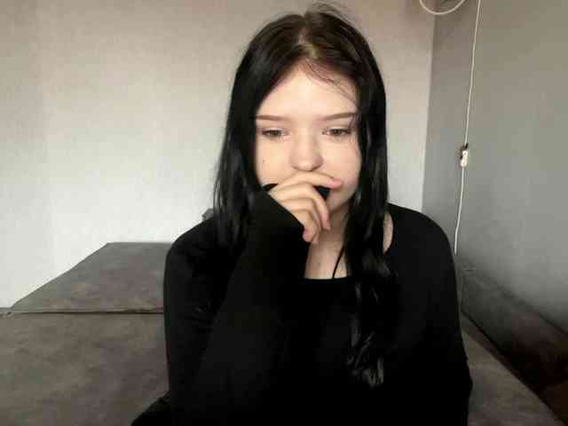 NeliaDates webcam